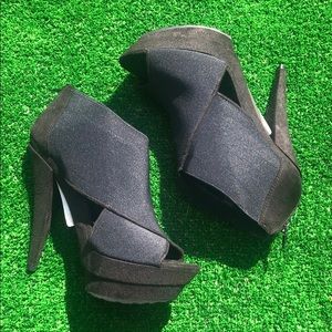 Jessica Simpson Black Kullie Platform Heel